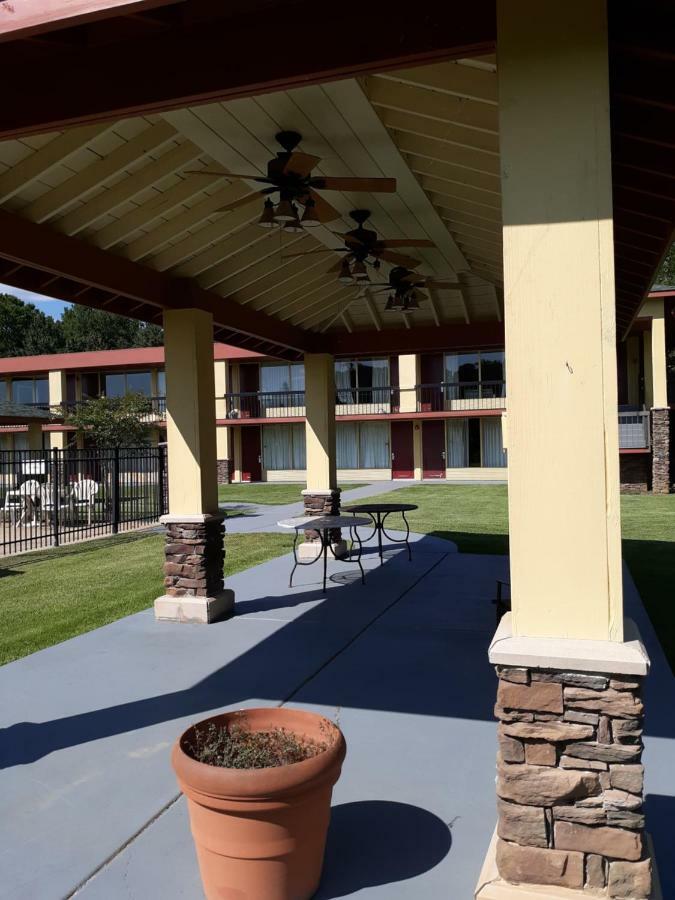 Oyo Hotel Phenix City Central Eksteriør bilde